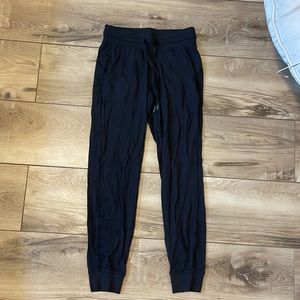 Ready to rulu black lululemon joggers